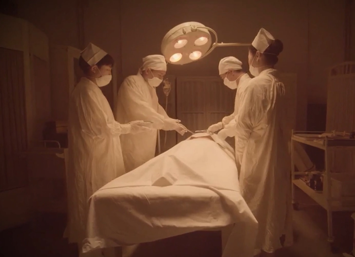 Ra mắt phim tài liệu 